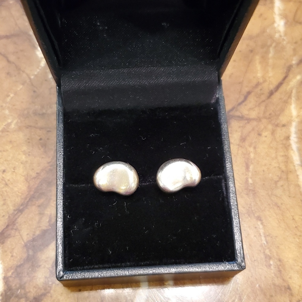 *SOLD* Authentic tiffany 925 sliver bean earrings